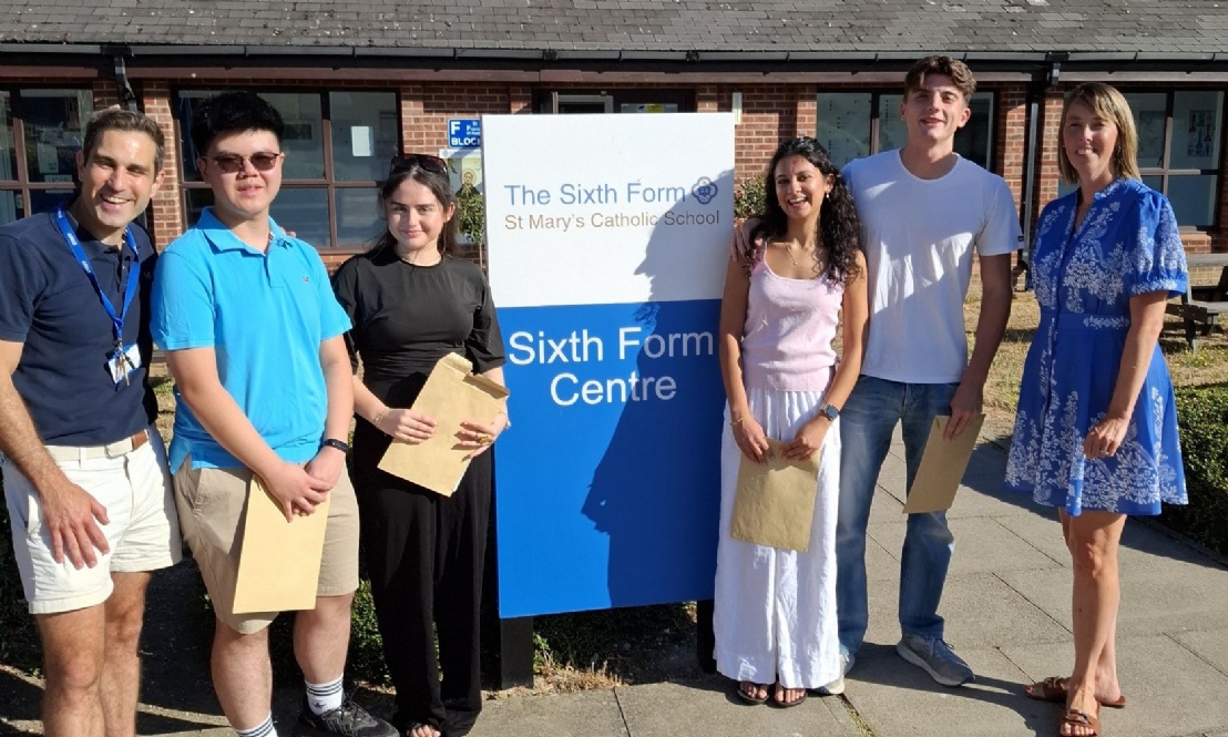 From left to right: Director of Sixth Form Mr Ben Noble, Fred Cheung, Lucia Pini, Marie Surujbally, Richard Luppi and Headteacher Miss Deirdre McHugh.